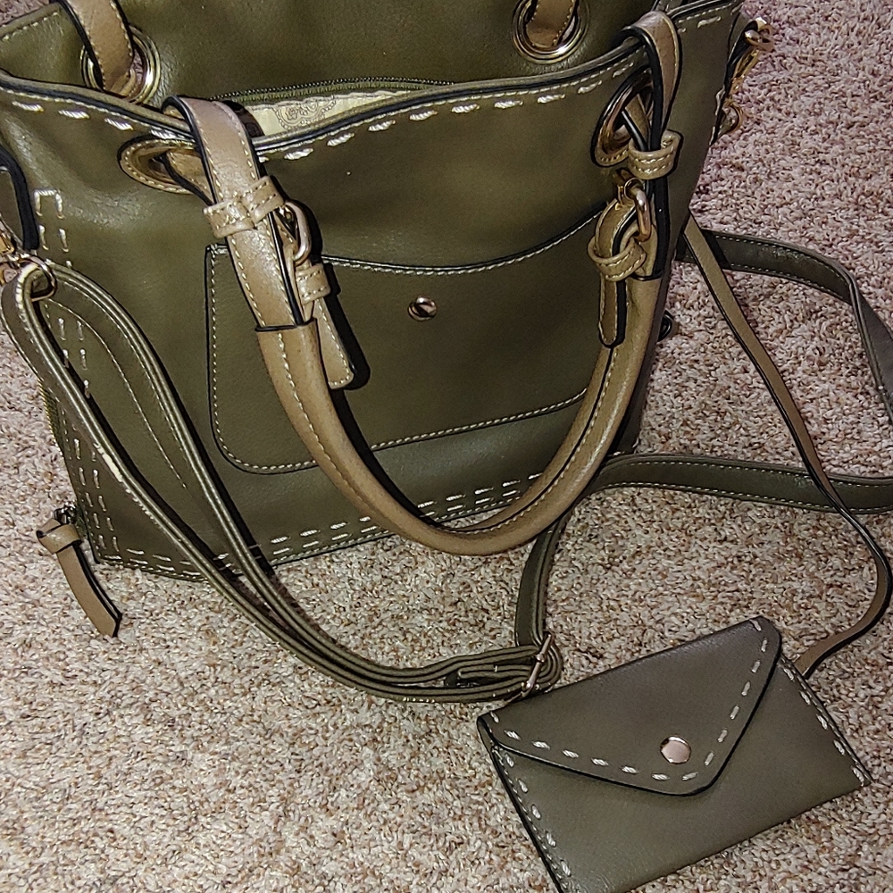 Olive shoulder bag